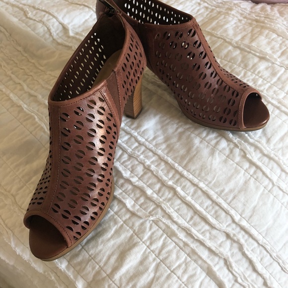 Booties - Picture 6 of 7